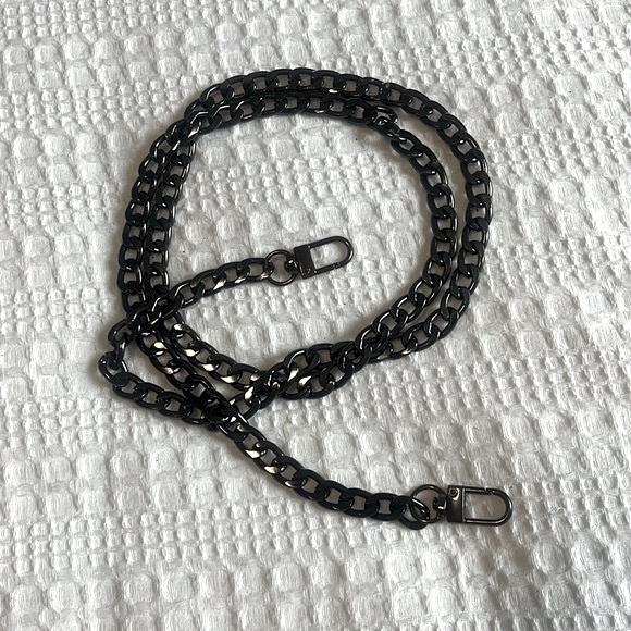 39” crossbody / shoulder chain || gunmetal / graphite / black silver || NWOT - Picture 2 of 9